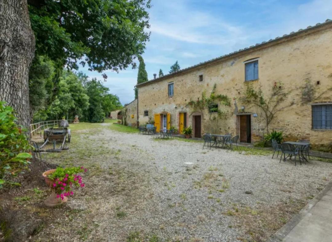 פוג'יבונסי Agriturismo La Moraia מראה חיצוני תמונה