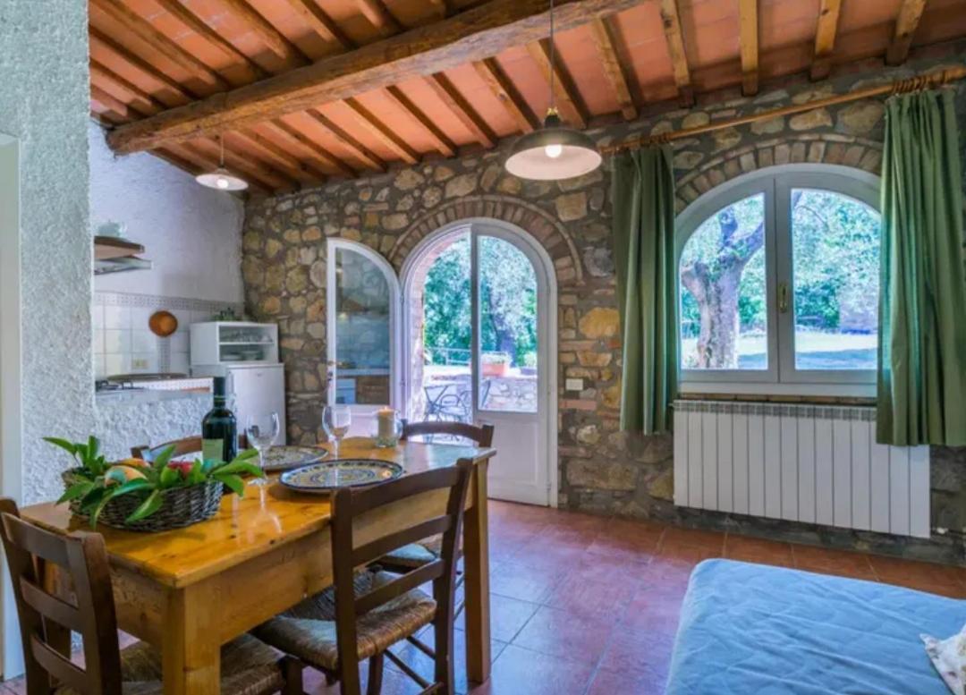 פוג'יבונסי Agriturismo La Moraia מראה חיצוני תמונה