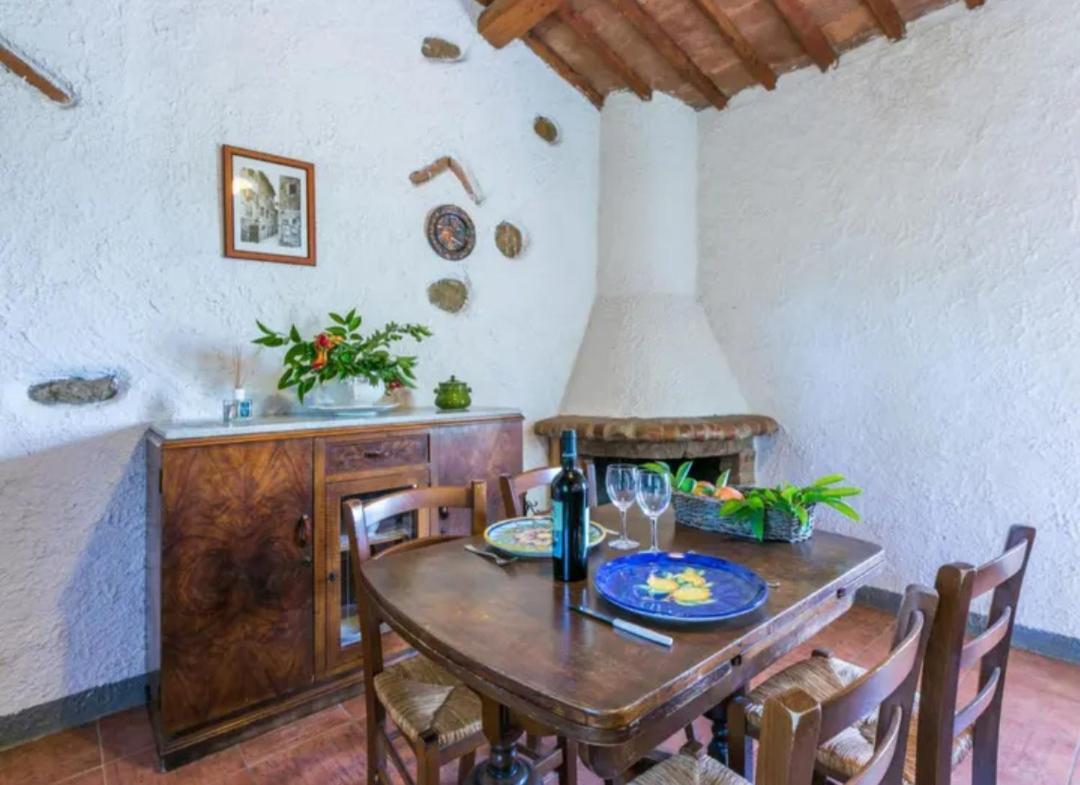 פוג'יבונסי Agriturismo La Moraia מראה חיצוני תמונה