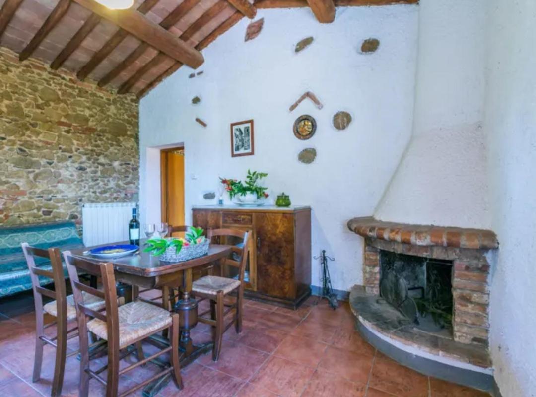 פוג'יבונסי Agriturismo La Moraia מראה חיצוני תמונה