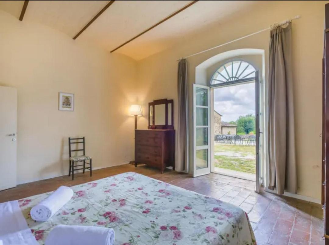 פוג'יבונסי Agriturismo La Moraia מראה חיצוני תמונה