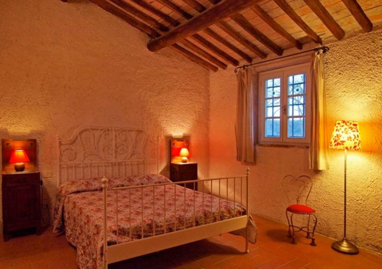 פוג'יבונסי Agriturismo La Moraia מראה חיצוני תמונה