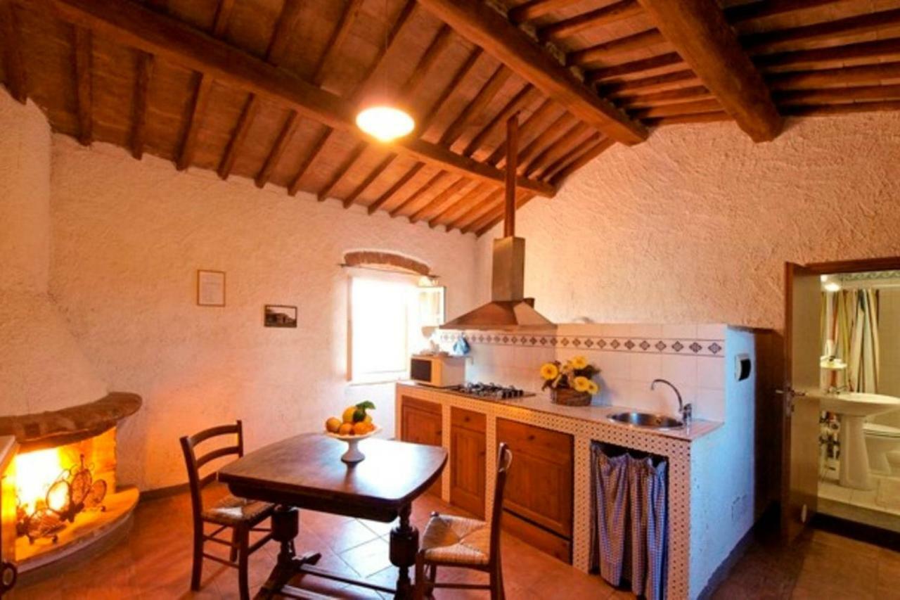 פוג'יבונסי Agriturismo La Moraia מראה חיצוני תמונה